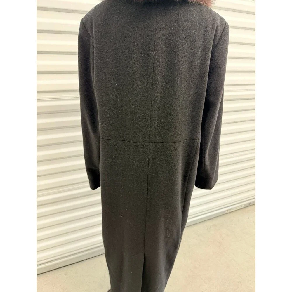 Katherine Kelly Black Wool and Cashmere Coat with Fox Fur Trim